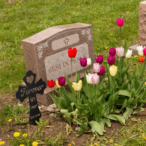 Queekay yard cemetery decoration stake marks memory beautifully.