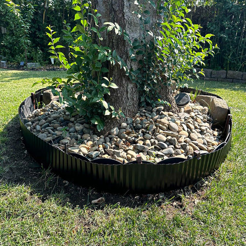 Quibbay color options include black and silver for versatile landscaping.