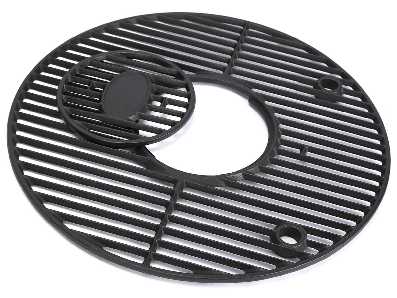 QuliMetal round grate mounted on Akorn Kamado for even cooking