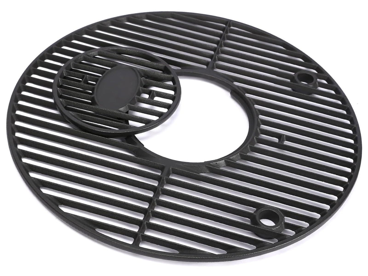 QuliMetal round grate mounted on Akorn Kamado for even cooking