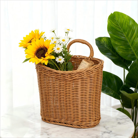 Quincry basket filled with dried flowers for rustic decoration.