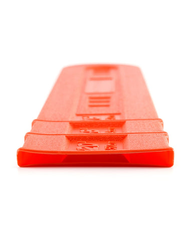 QWORK durable plastic guard shields the chain from damage during transport.