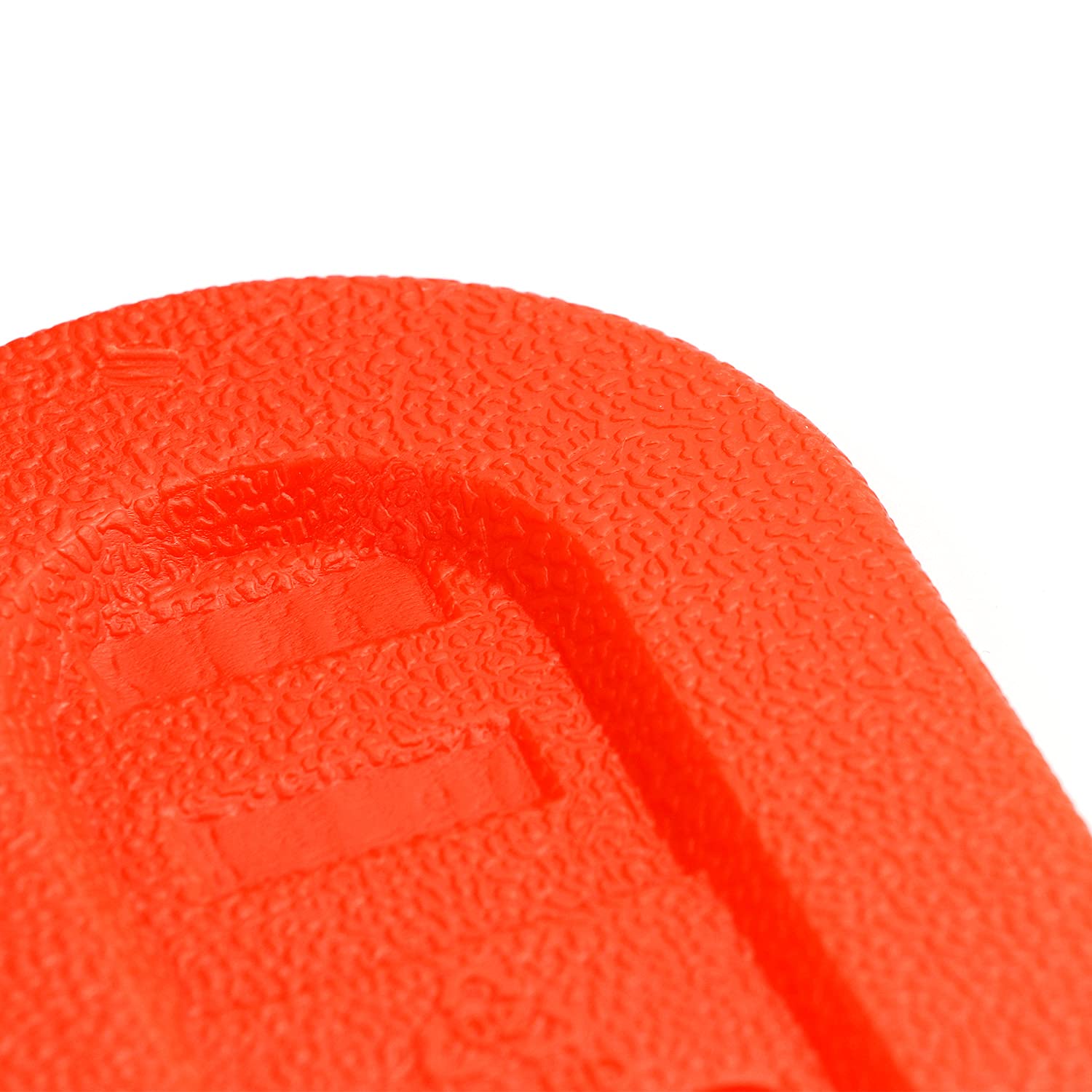 QWORK easy-slide-on design simplifies fitting onto the chainsaw bar.