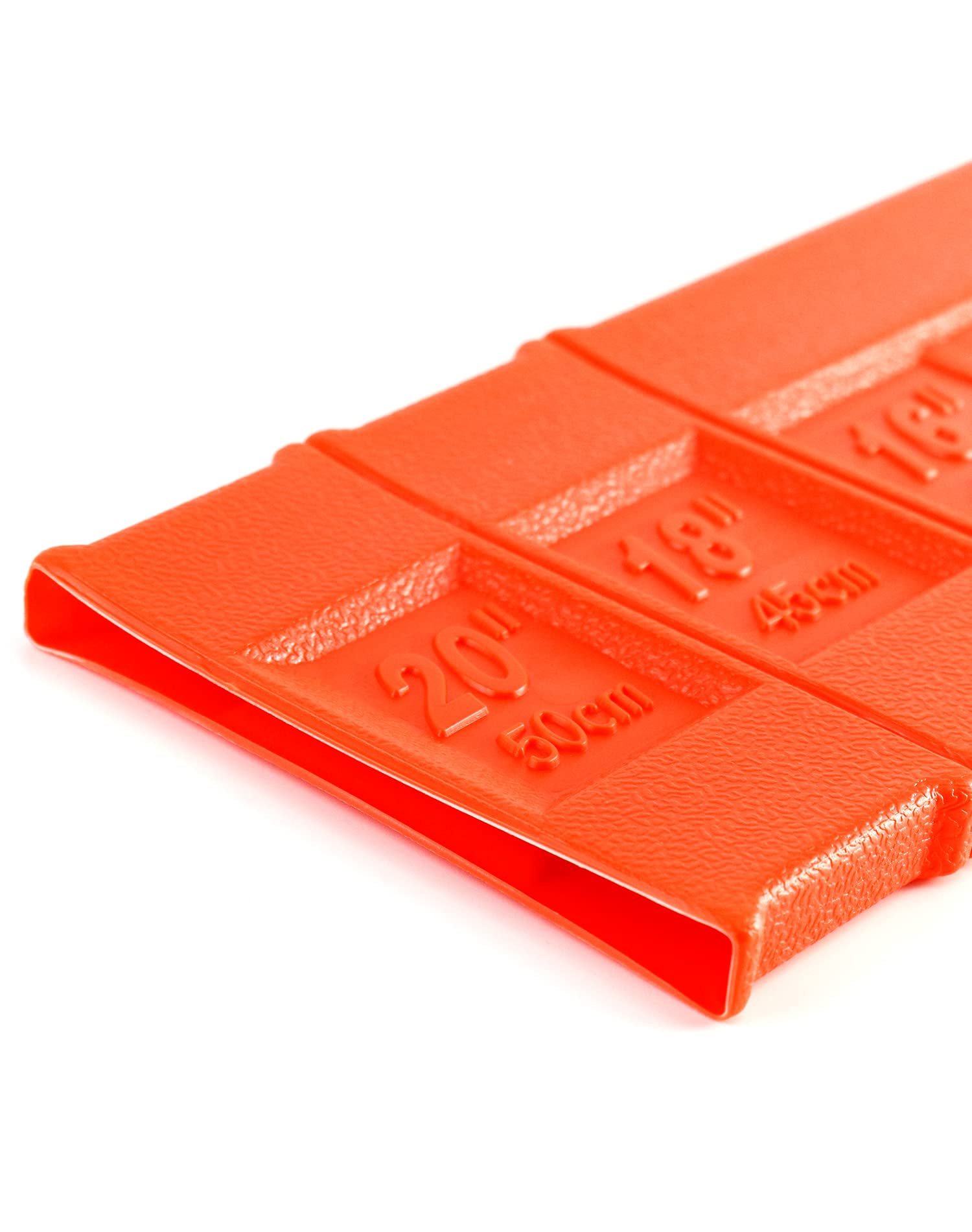 QWORK protective scabbard guards the chain against debris and dings.
