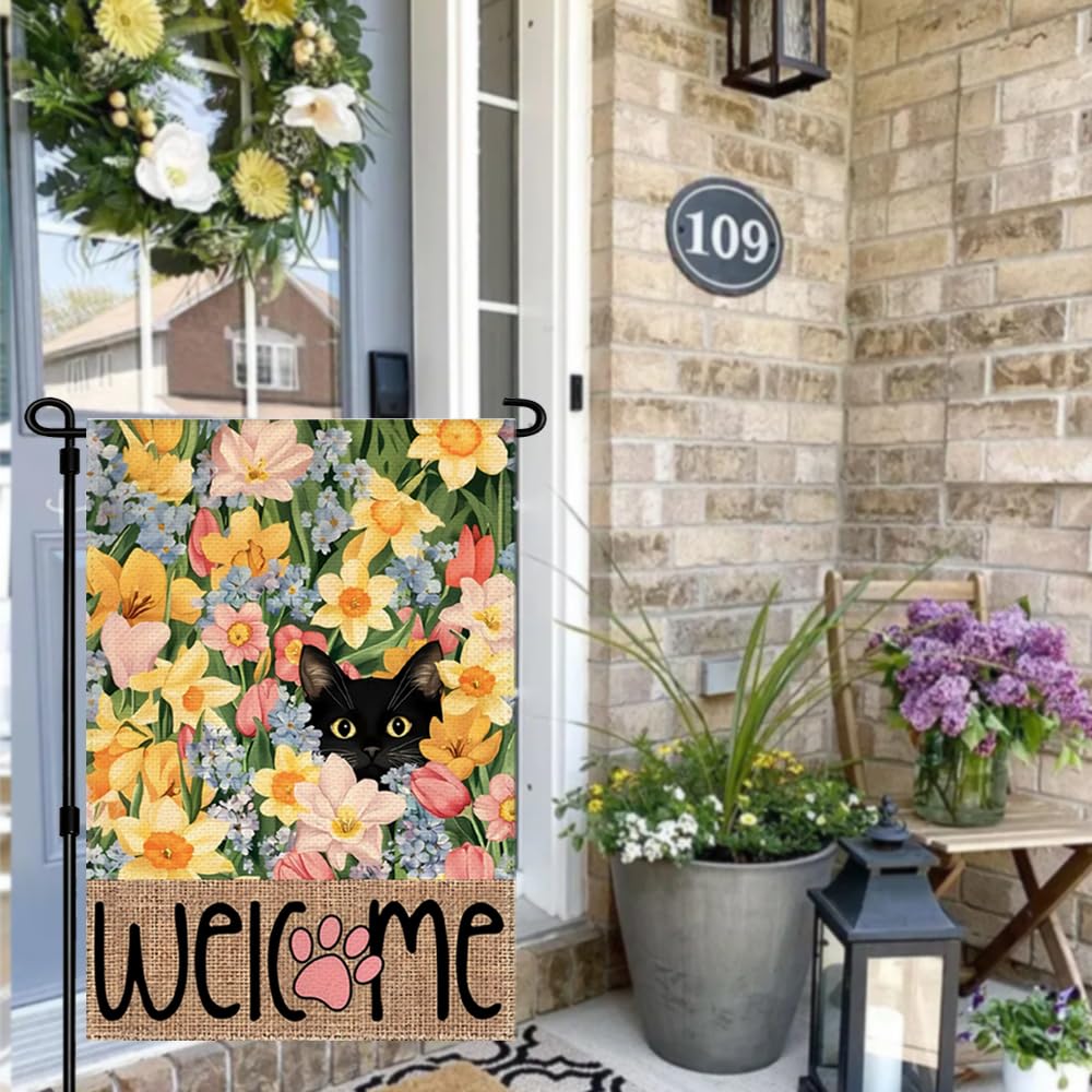 RABUSOFA double-sided-welcome-flag provides crisp art from both sides for inviting outdoor spaces.