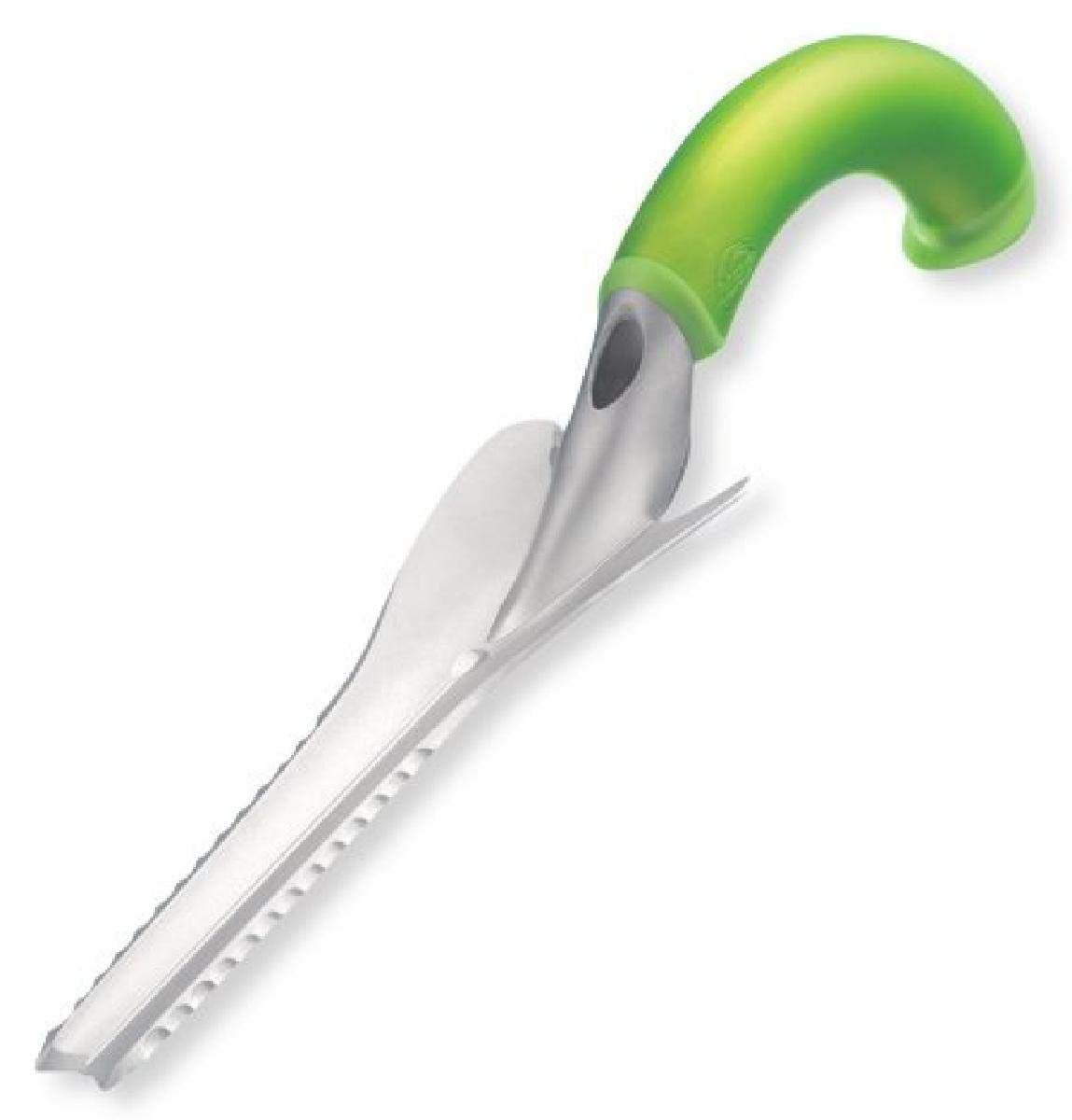 Radius Garden 102 ergonomic hand weeder with curved handle for better leverage and comfort