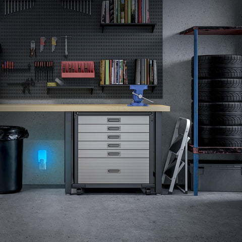 Raid Essentials light-trap assembly in modern home interior for quick setup.