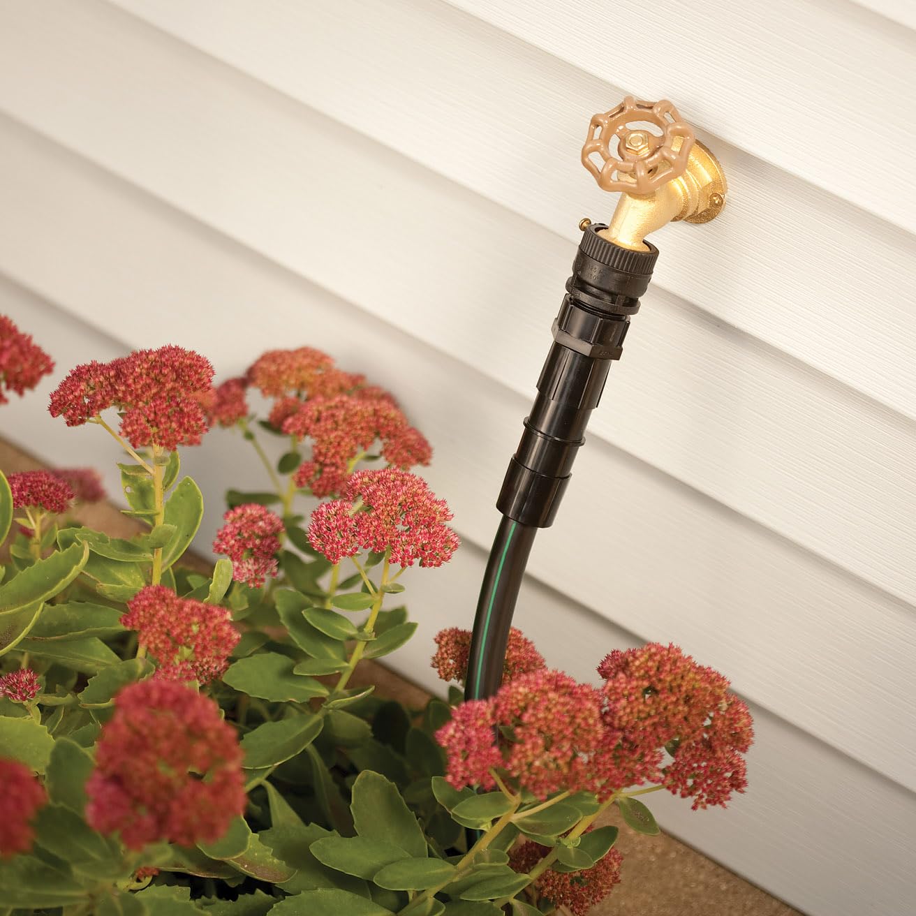 Rain Bird HT075BFFSX 150 mesh filter captures debris in outdoor irrigation