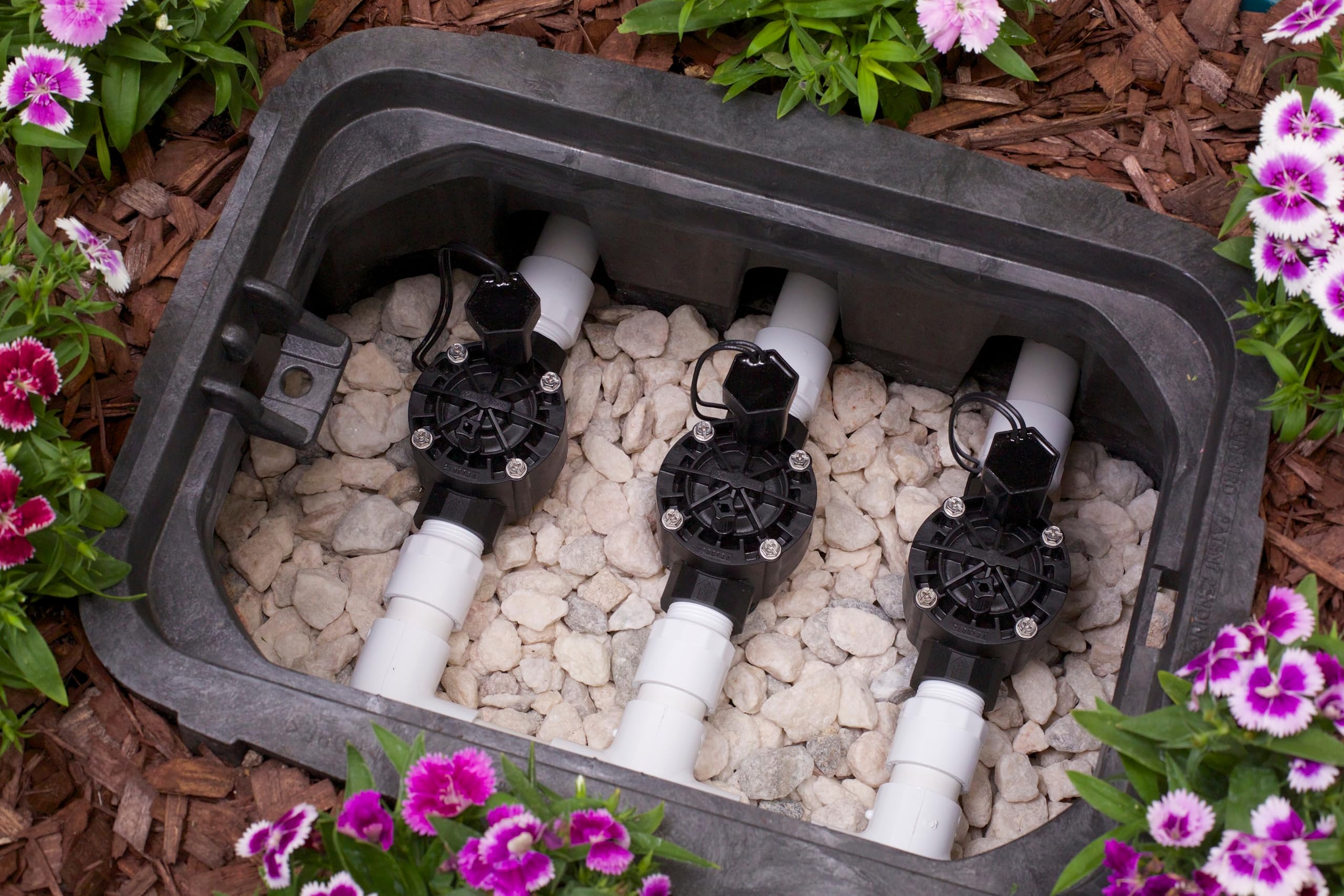 Close-up of Rain Bird HV100FF 1-inch inlet-outlet for durable connection.