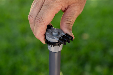 Rain Bird MANIFRE6S 1/2 inch female-thread connection to risers simplifies setup.