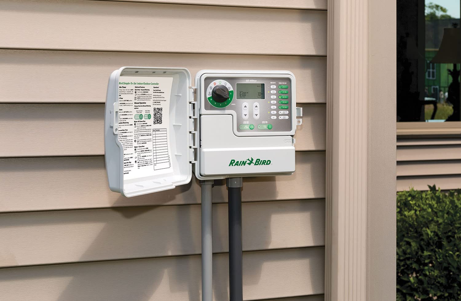 Rain Bird SST600OUT dial and display close-up for intuitive programming and scheduling