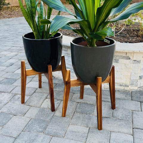 RAINBLELAND Decorative plant stand creates versatile indoor or outdoor displays.