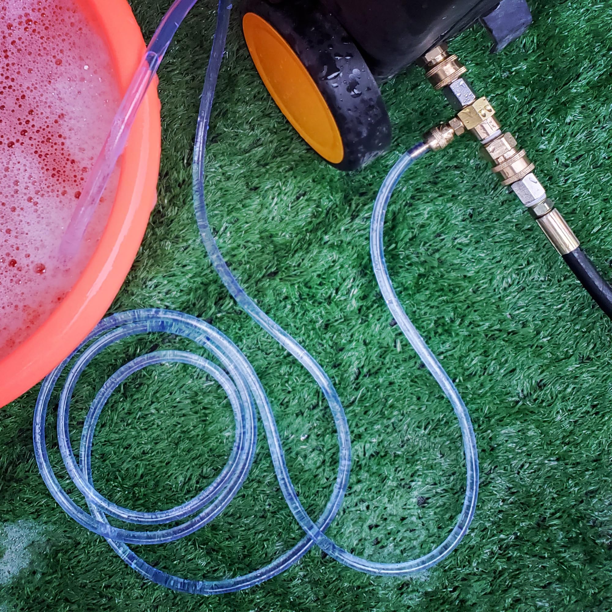 Raincovo universal-fit design fits most electric and gas power washers.