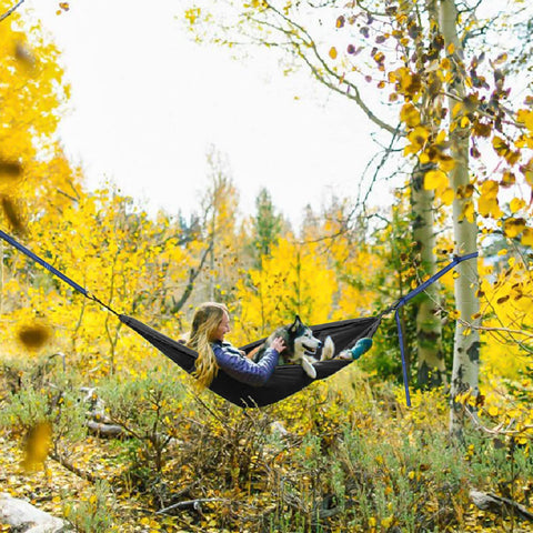 Raweao easy-setup-hammock-straps-kit reduces fuss and helps enjoy outdoors.