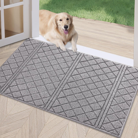 REFETONE indoor doormat absorbs moisture and traps dirt at the threshold.