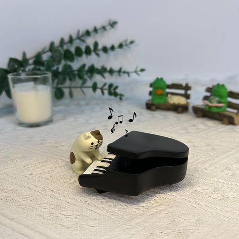 Refintural no-sound piano cat detail suitable for desk