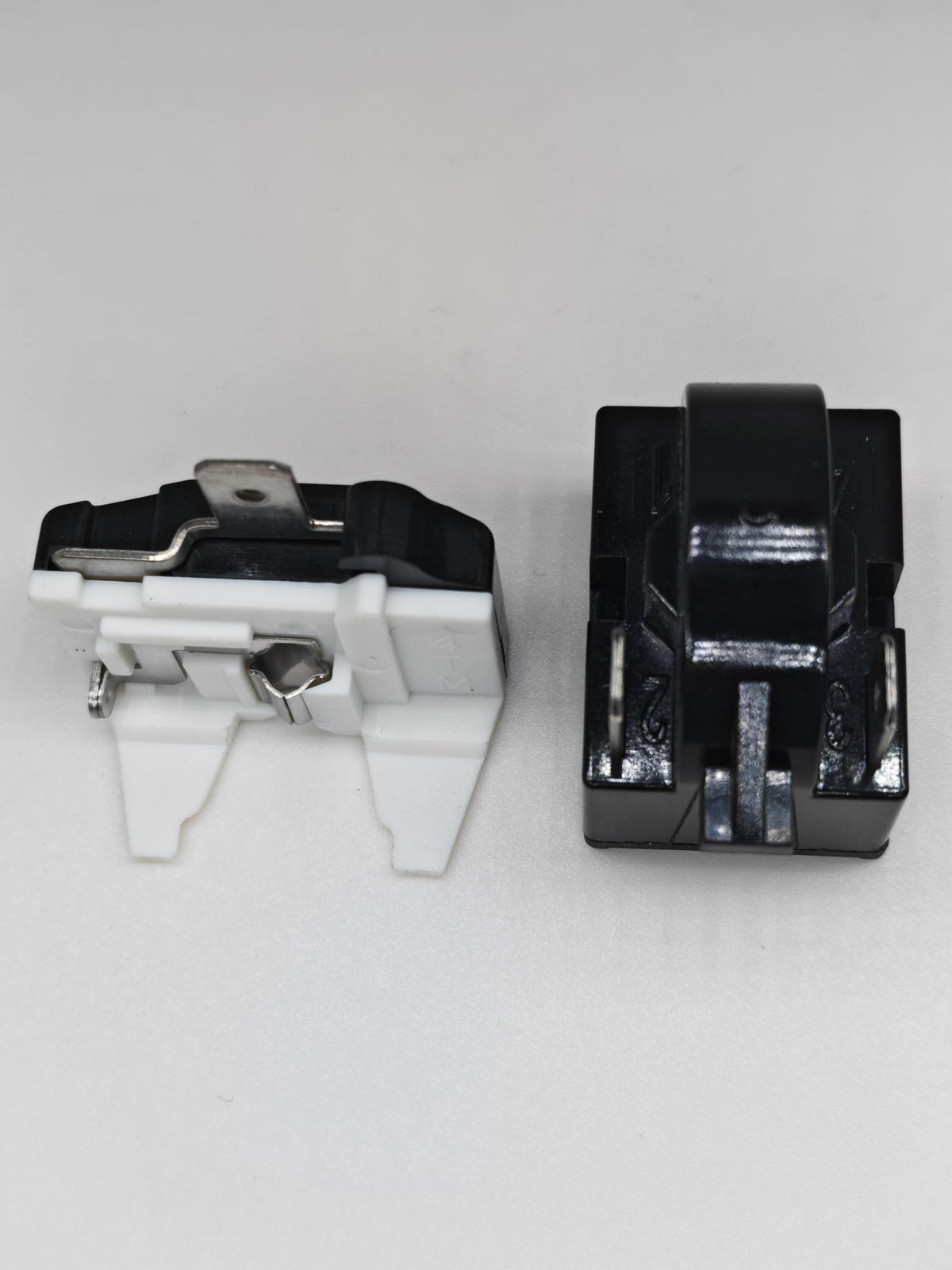 Refrigerator starter relay 2-pin plug for easy replacement