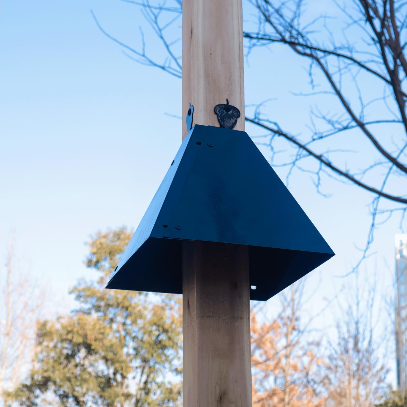 RELIY sturdy metal protector keeps feeders safe season after season