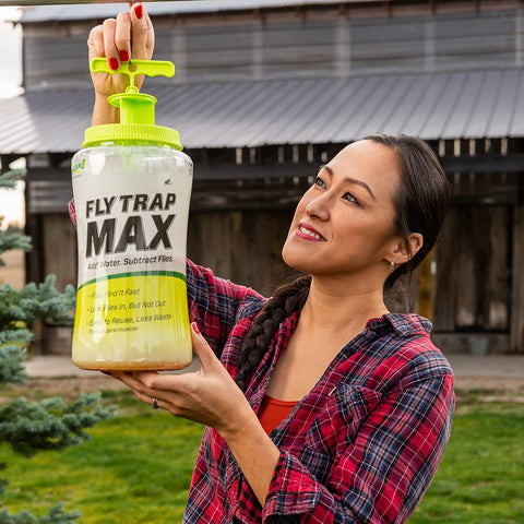 RESCUE! Fly Trap Max attractant dose highlighted, showcasing powerful lure for flies.