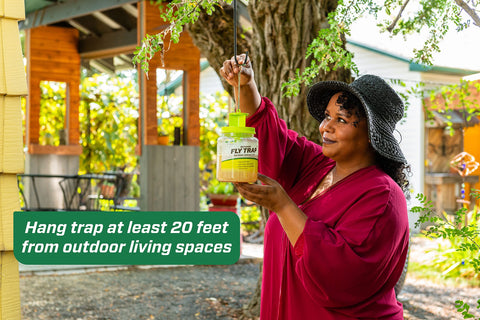 RESCUE! Outdoor Fly Trap packaged view presents ready-to-use pest control kit.