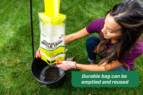RESCUE! Easy-lock bottom allows quick emptying and reuse.