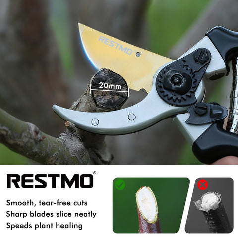Restmo safety lock keeps blades secure during storage and transport