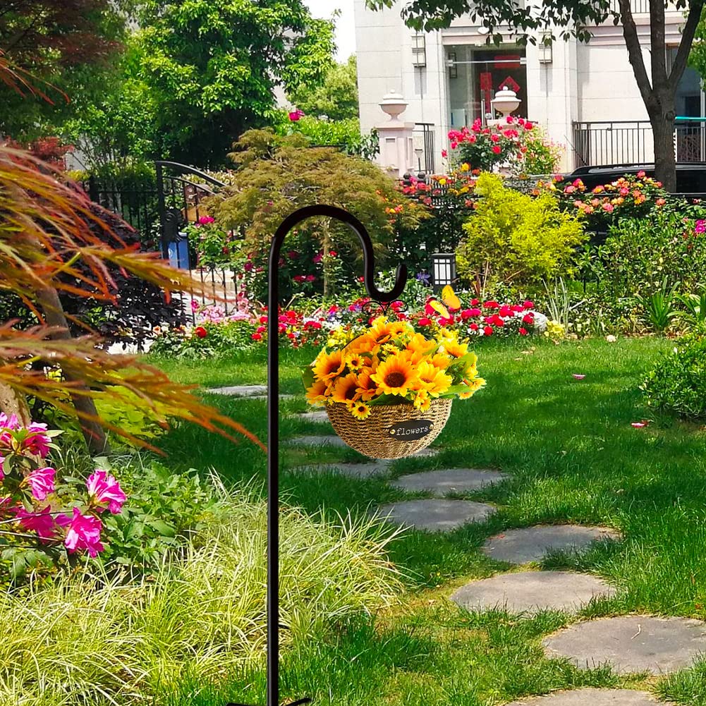 Rexwnadu multi-use garden hook ideal for lanterns, bird feeders, and mason jars.