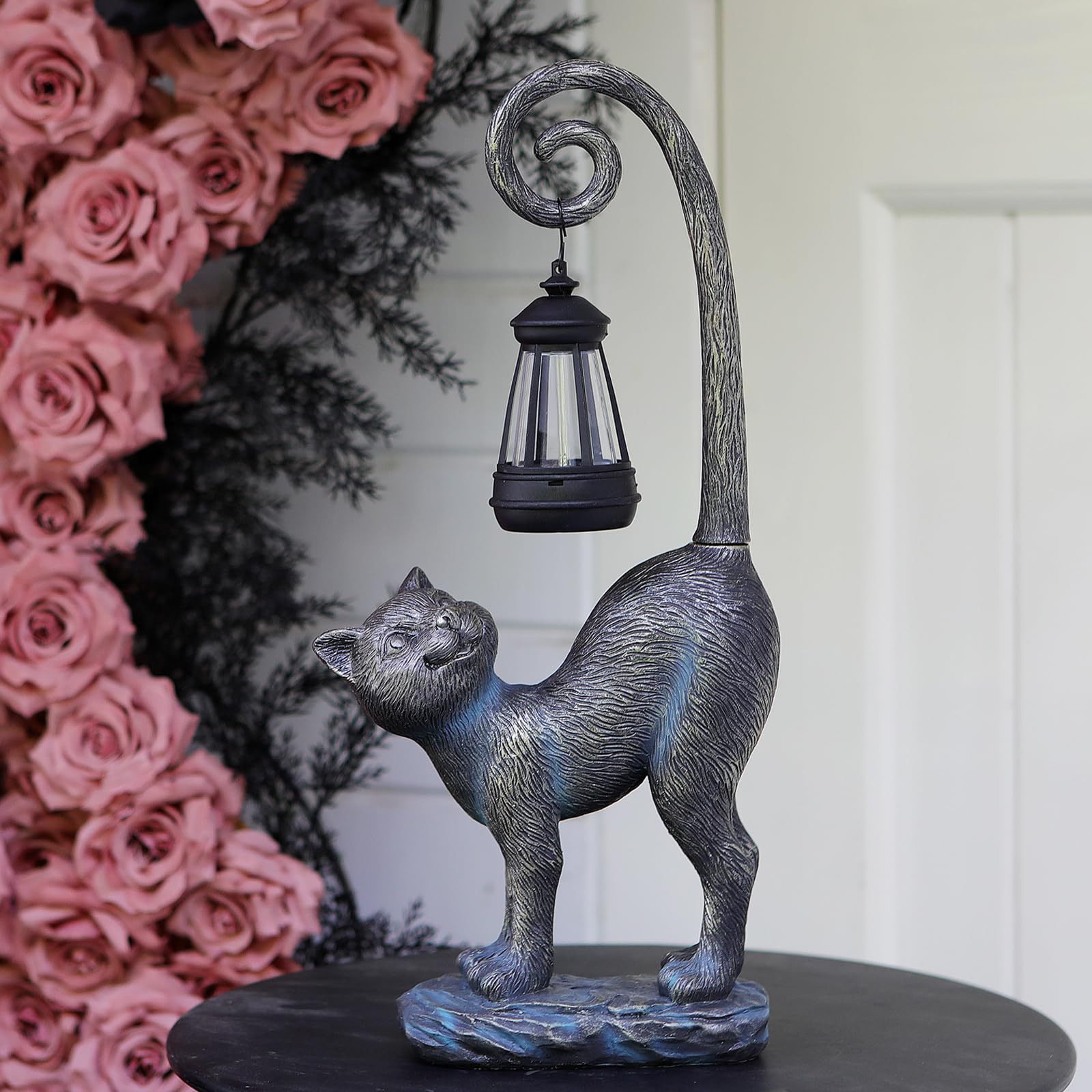 REYISO yard art cat figurine delivers a gentle warm glow after dusk