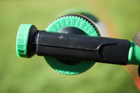 Chameleon minimizes direct chemical contact during spraying