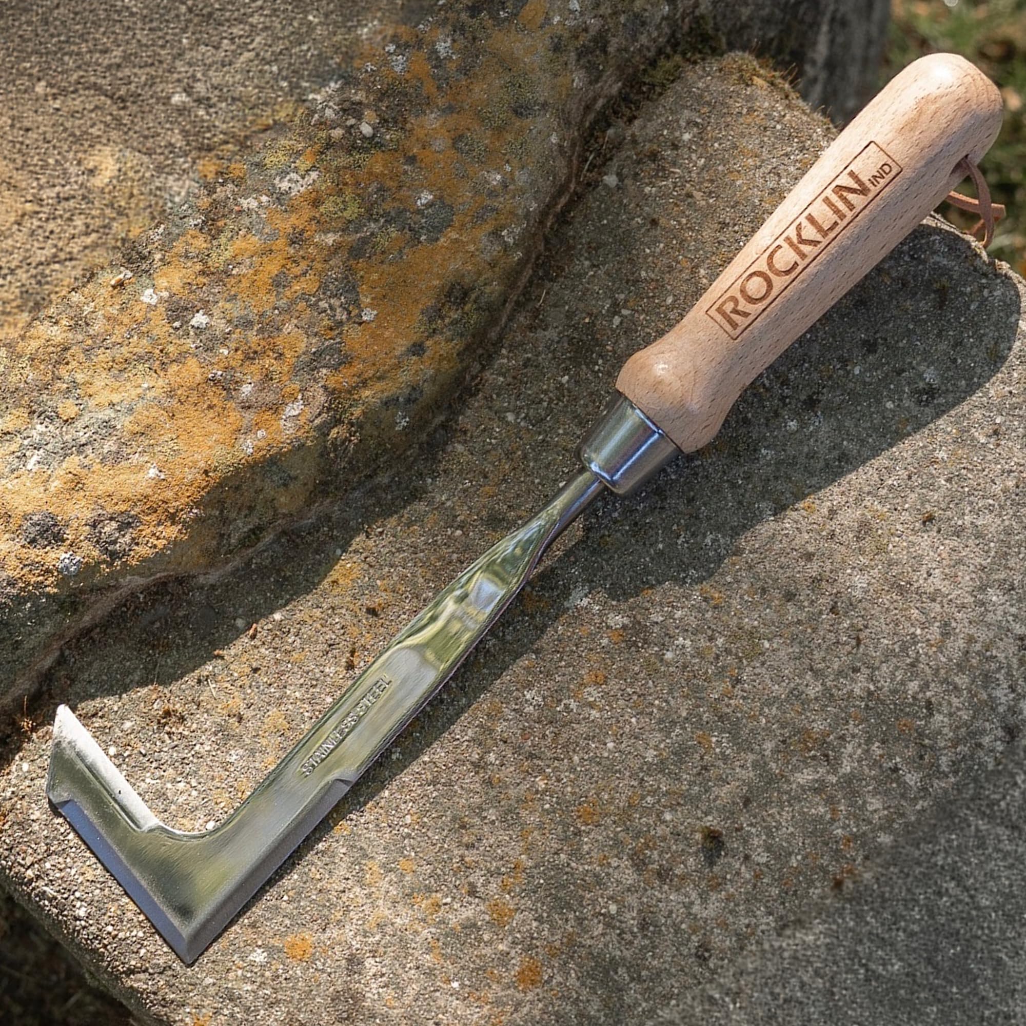 Rocklin Crack Weeder L-shaped blade tackles tight cracks and crevices at the root.