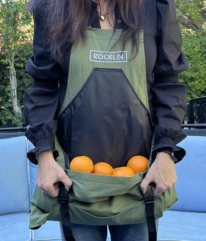 Rocklin Industry Gardening Apron made of heavy-duty canvas for tough outdoor tasks