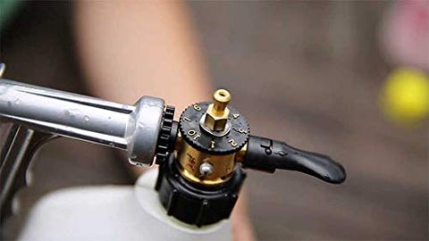 Rocky Mountain Goods hose sprayer measuring lines simplify accurate mixing.