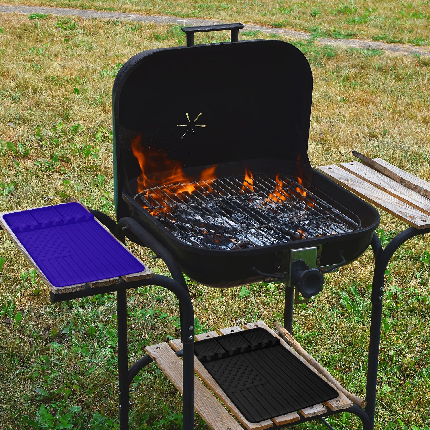 Rodnsurw anti-slip mat with raised stripes secures tools during grilling.