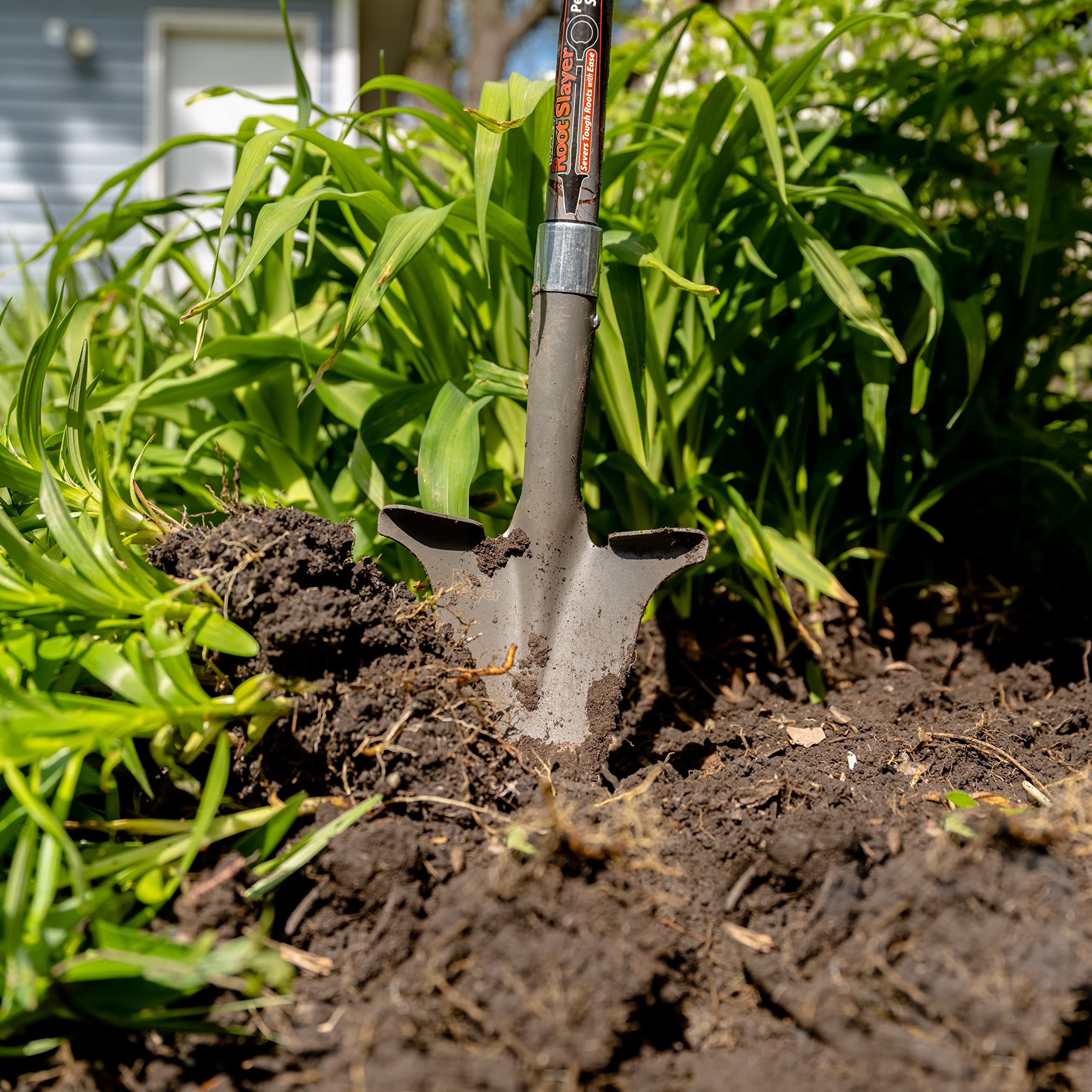 Root Slayer raised forward step enables better leverage while digging.