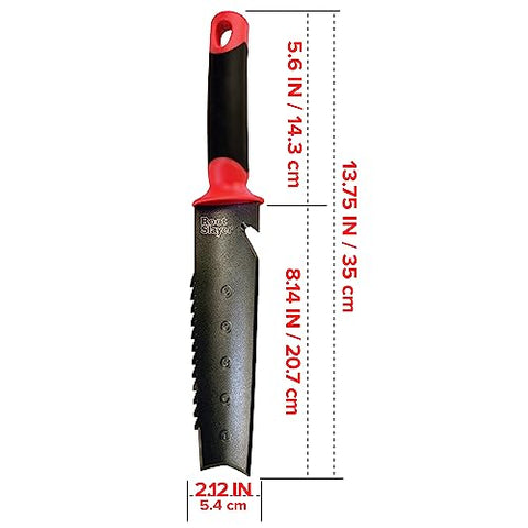 Root Slayer knife's ripsaw teeth for quick soil penetration during digging.