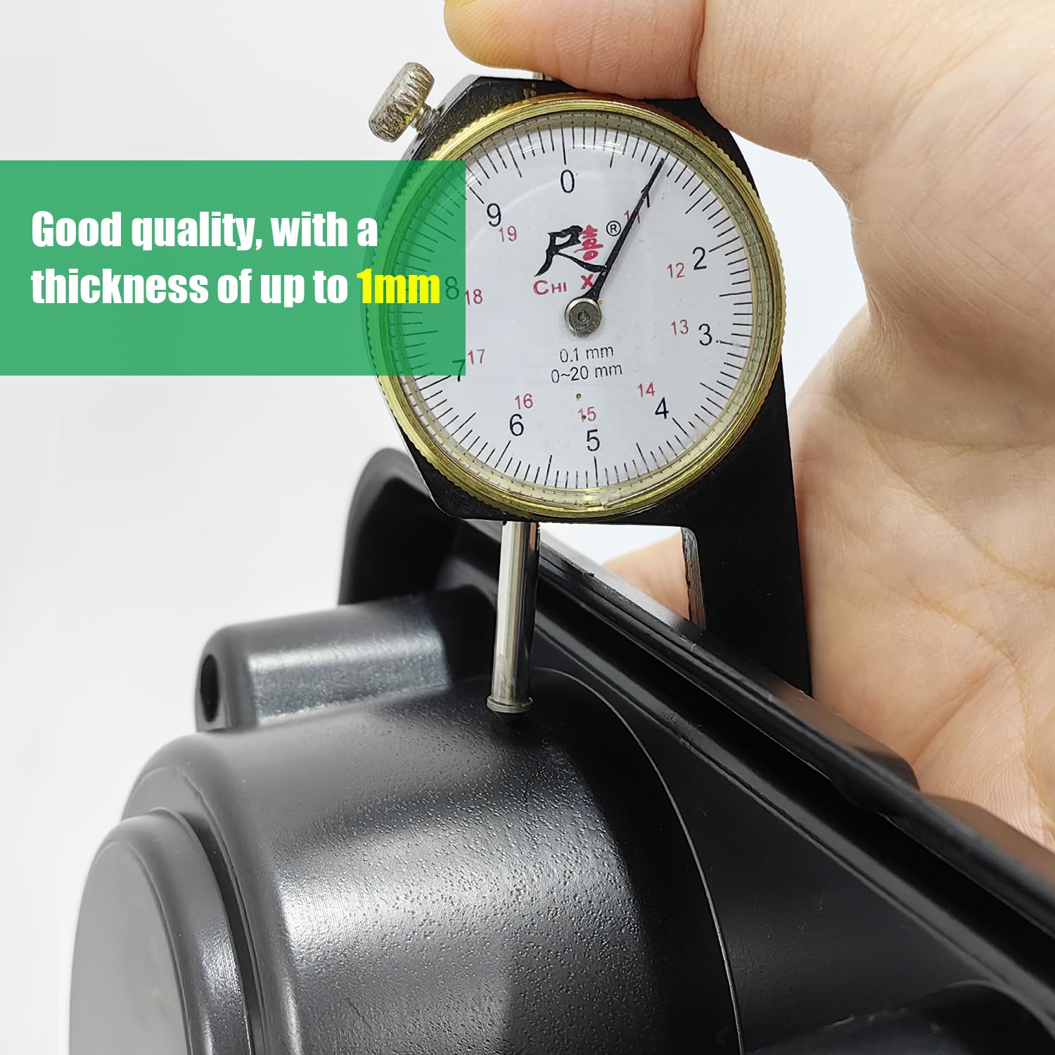 RooTrimmer tray corners feature drainage holes to prevent overwatering.