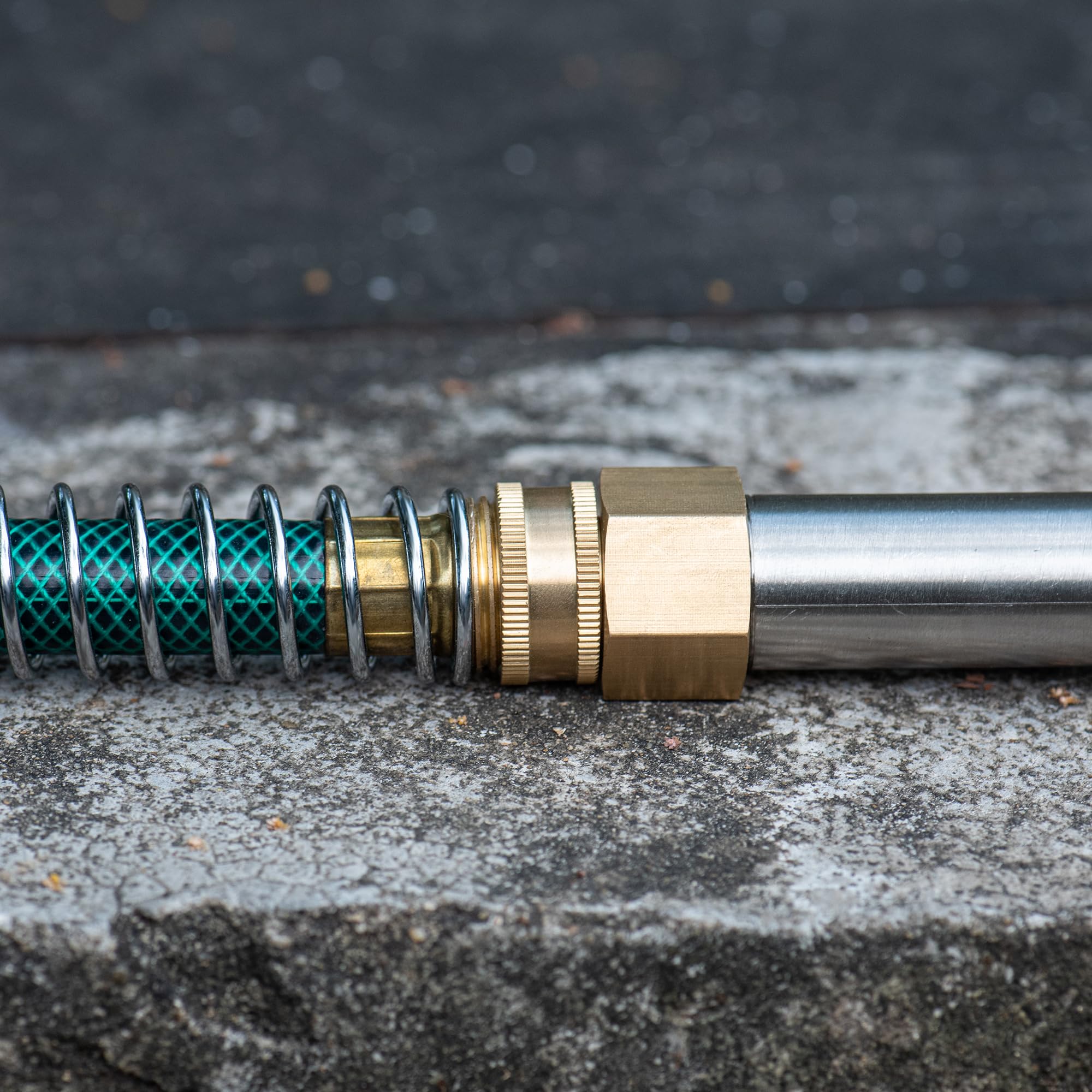 RouLiPouLi rust-proof brass construction supports durable outdoor use.