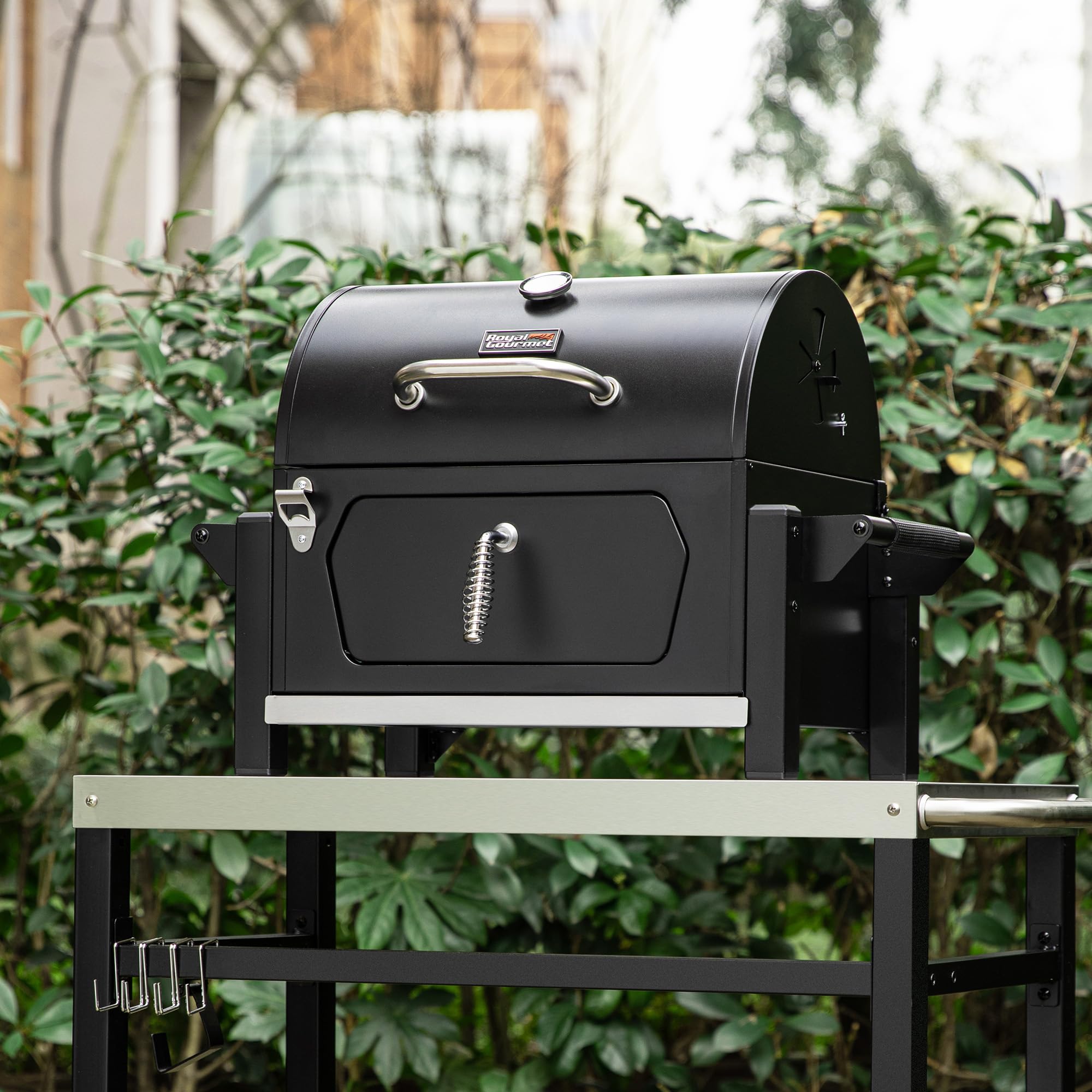 Royal Gourmet CD1519 with side handles ready for transport