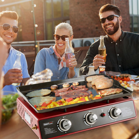Weatherproof cover protects the griddle from rain and dust.