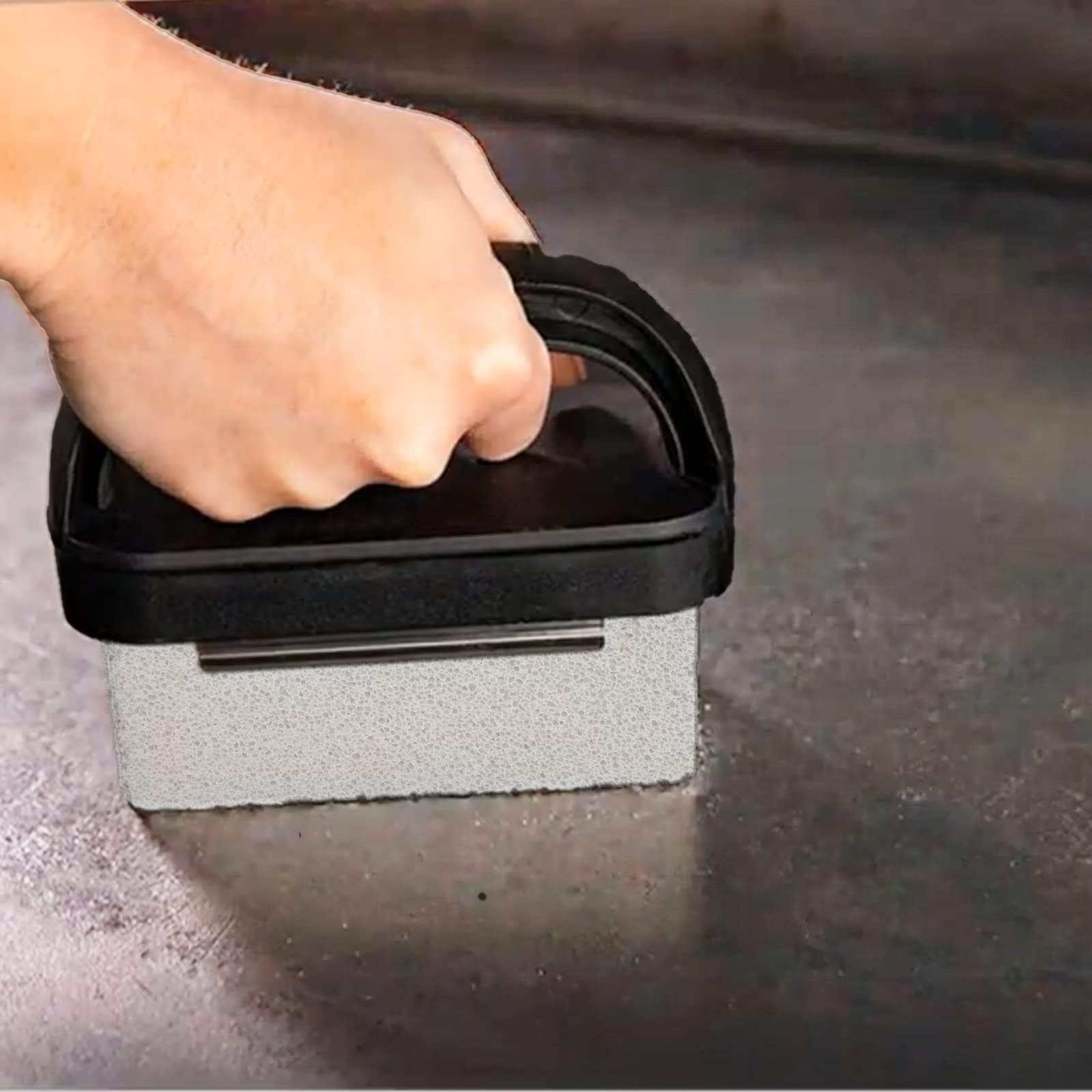 RTT Cleaning pads for rapid touch ups on a hot griddle