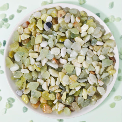 RTUDOPUYT 3Lb pebbles for indoor plants; smooth green stones enhance planters.
