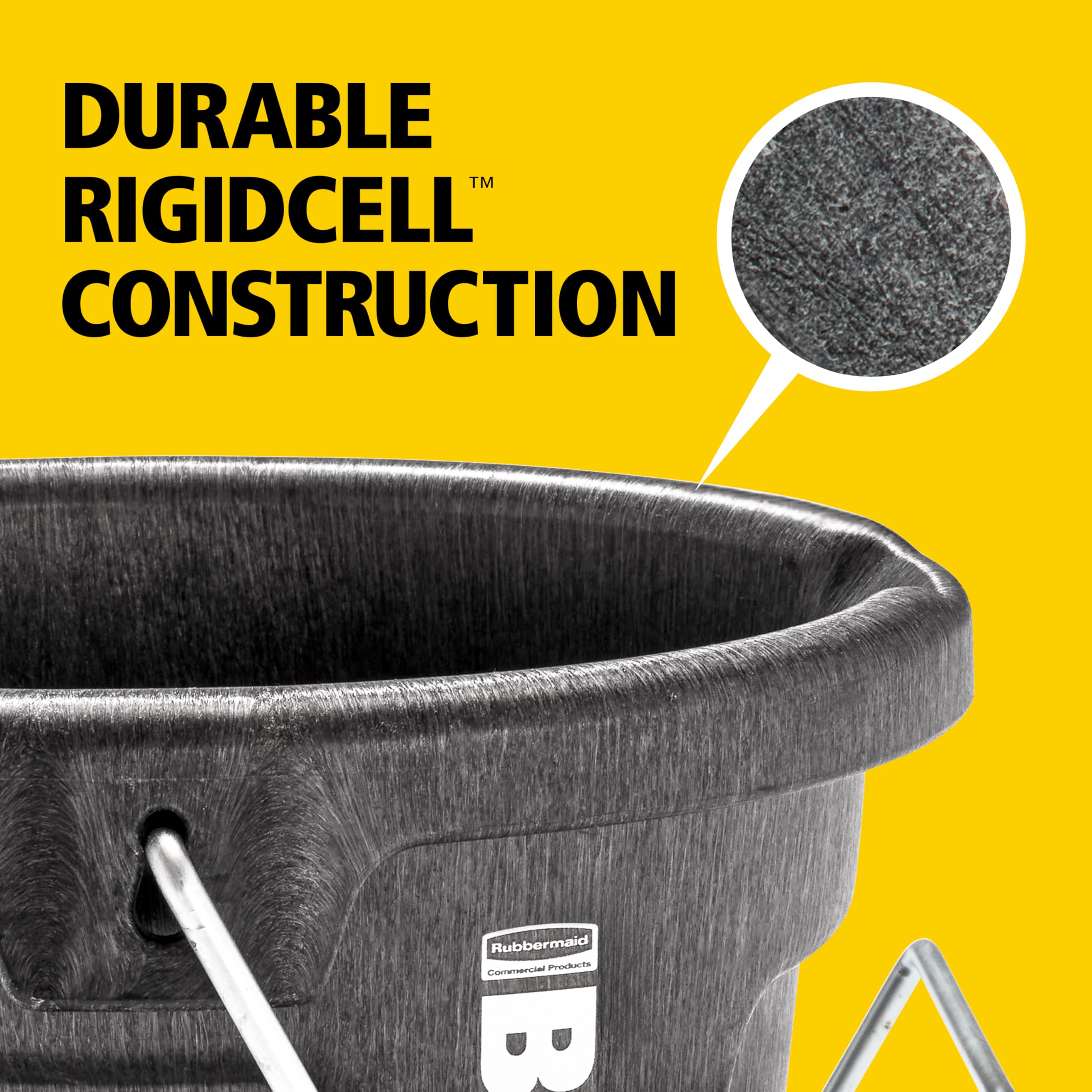 Rubbermaid Brute built-in pour spout enables smooth scooping and pouring.