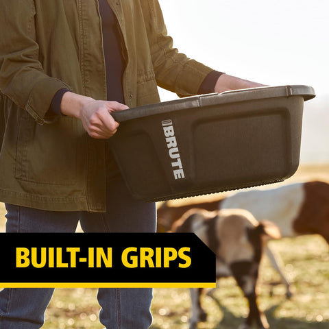 Rubbermaid Brute weather resistant feeder in outdoor pen