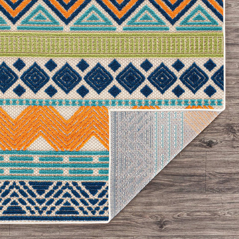 Rugshop Marbella fade-resistant yarn keeps colors crisp year-round.