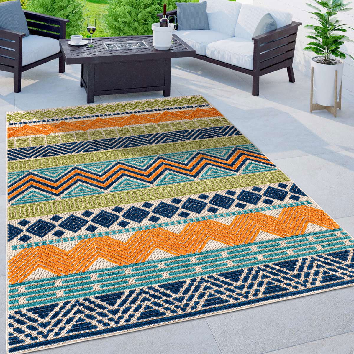 Rugshop Marbella lightweight roll-out design for indoor and outdoor use.