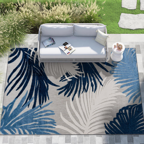 Rugshop polypropylene outdoor rug resists wear in high-traffic areas.