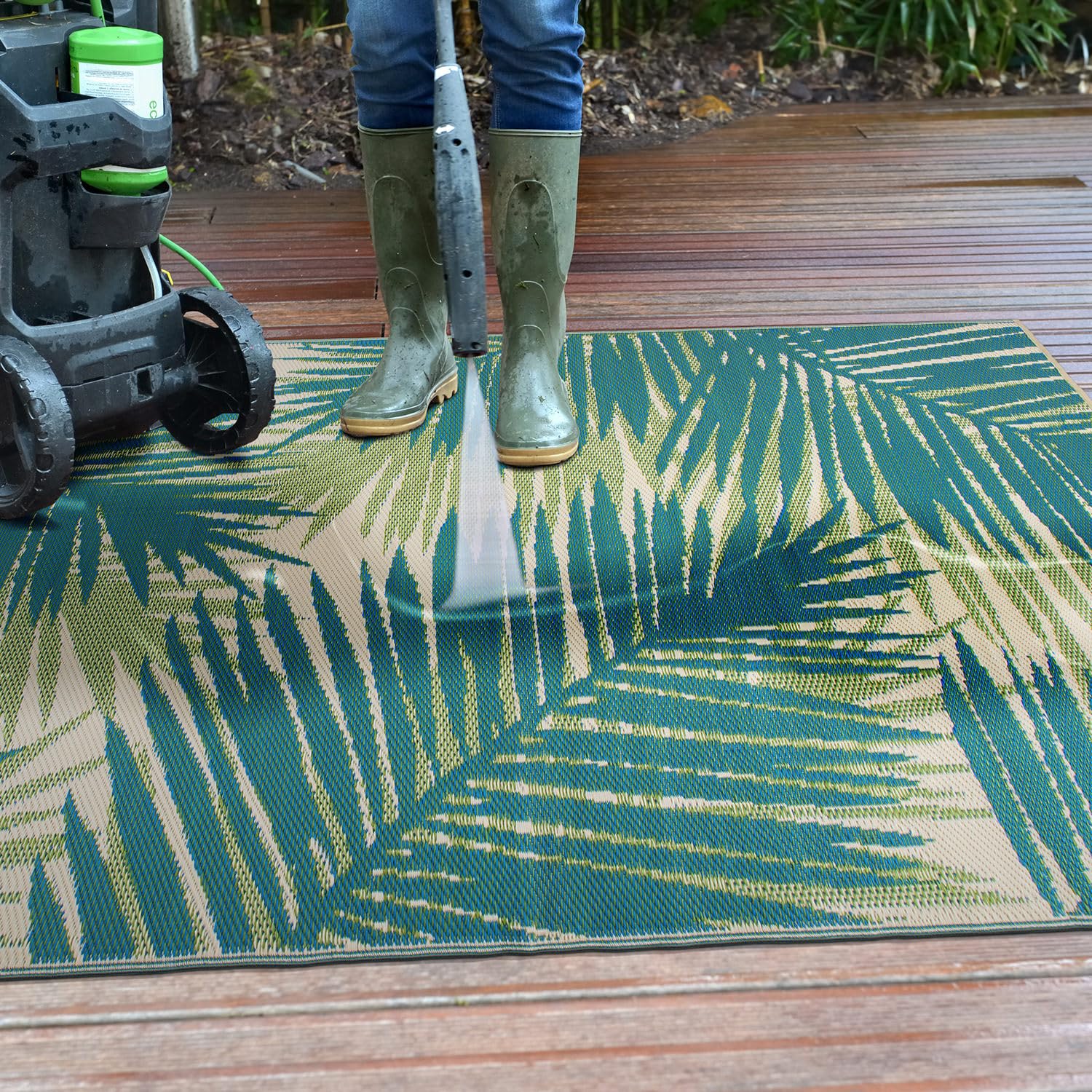 Rugshop tropical floral reversible outdoor rug by the beach, dries quickly after splashes