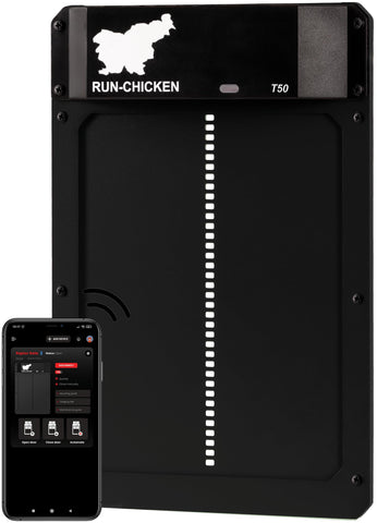 RUN-CHICKEN T50 door front view demonstrating reliable automatic operation for coop safety.
