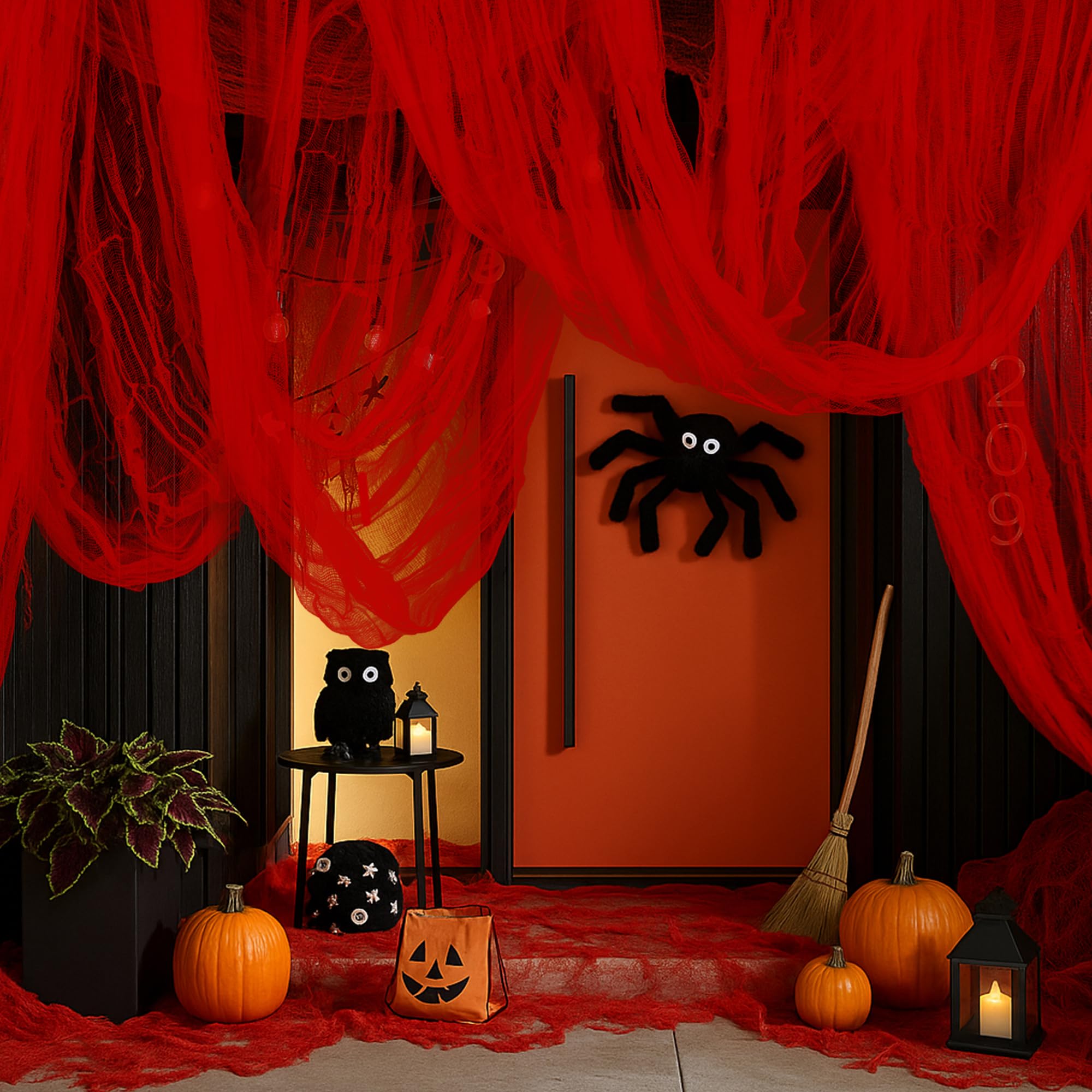 RunNico spooky fabric gauze hangs easily from ceilings for cobweb effects
