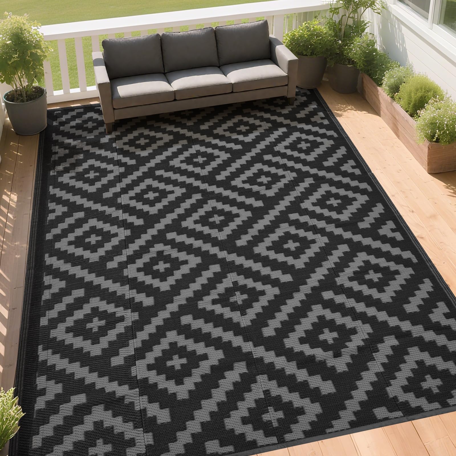 Rurality reversible outdoor rug offers dual colors for flexible styling.